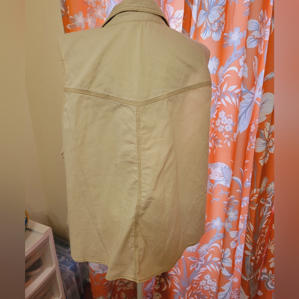 Women's Cream Sleeveless Jacket - Picture 5 of 6